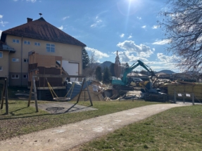 003 am 2026-04-23 at